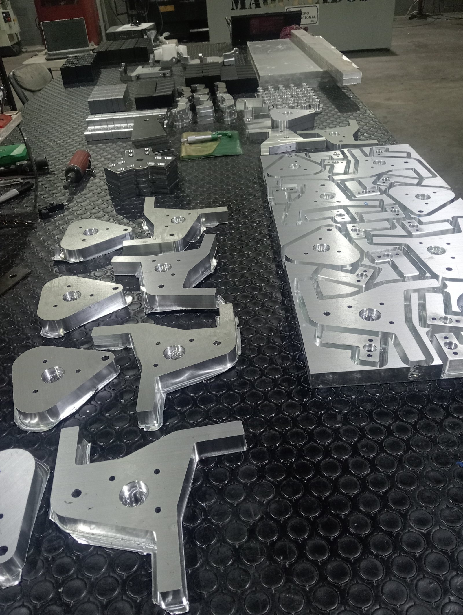 Componente industrial bajo especificación para ensamble
