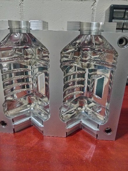 Molde industrial bajo especificación fabricado por MAKINTECH